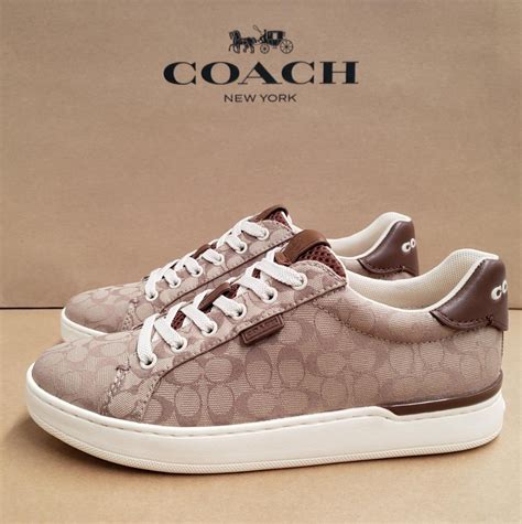 tenis coach mujer cafes